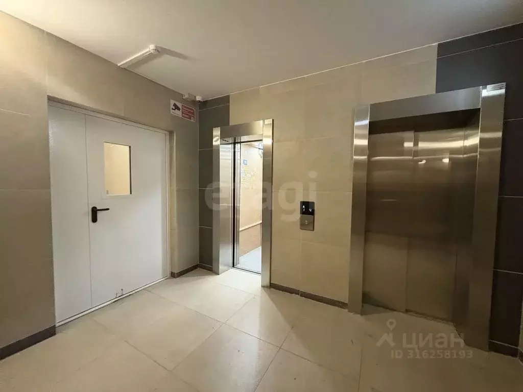 Студия Оренбургская область, Оренбург ул. Юркина, 2 (24.7 м) - Фото 1