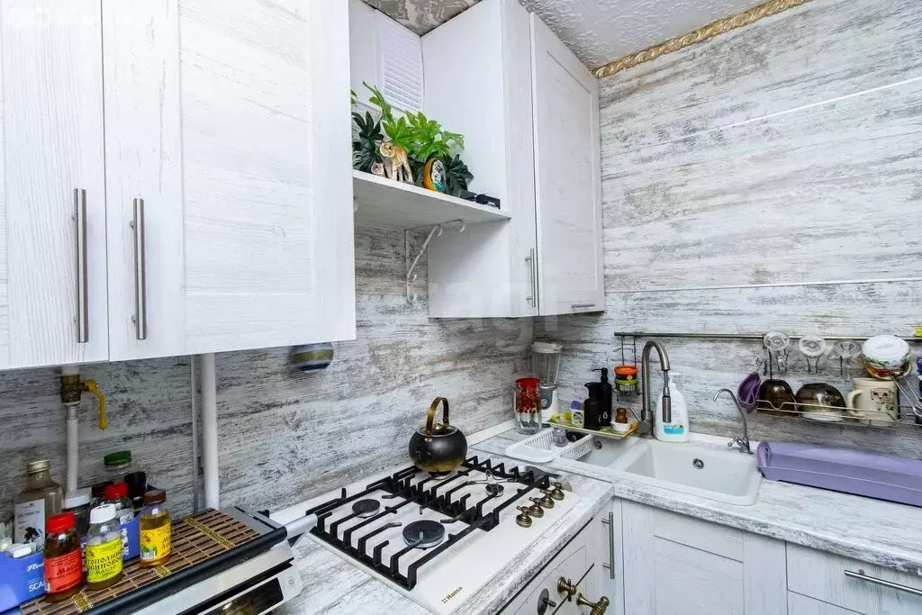 3-комнатная квартира: Тюмень, Харьковская улица, 76 (70 м) - Фото 1