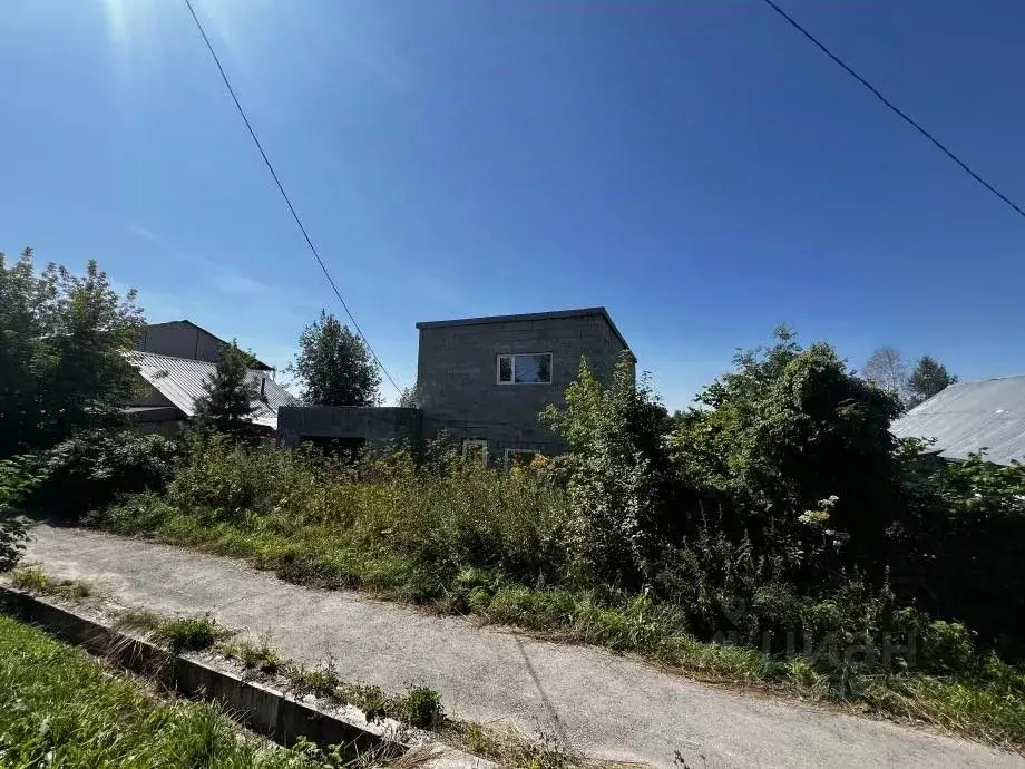 Дом в Пермский край, Березники Семино мкр, ул. Большевистская, 102 ... - Фото 0