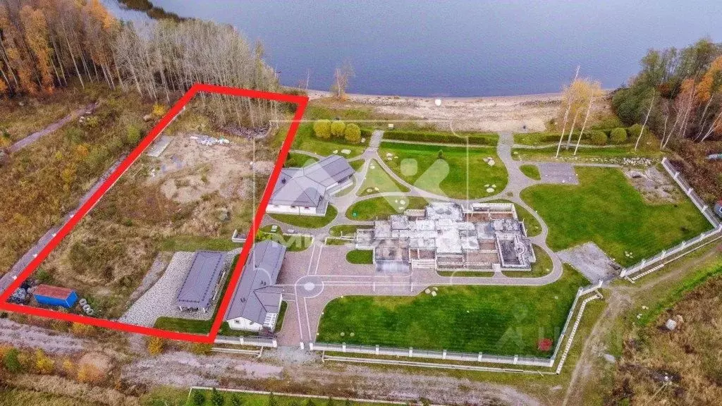 Участок в Ленинградская область, Приозерский район, Красноозерное ... - Фото 1