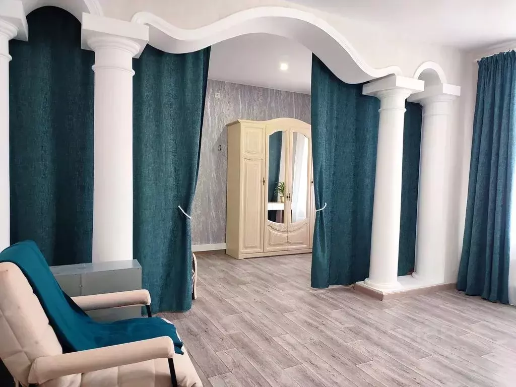 2-к кв. Ростовская область, Таганрог Тургеневский пер., 6 (70.0 м) - Фото 0