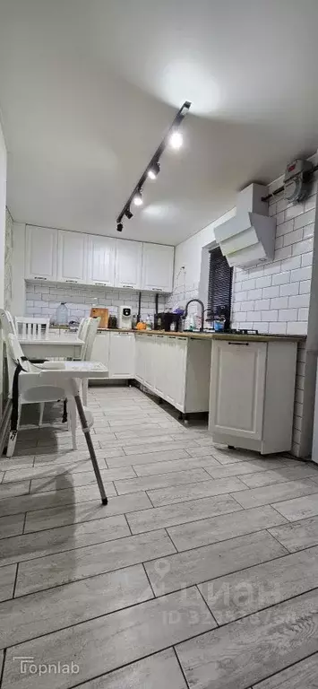 Дом в Астраханская область, Астрахань ул. Пушкина (50 м) - Фото 1