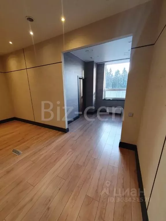 Офис в Московская область, Химки городской округ, д. Дубровки ул. ... - Фото 1