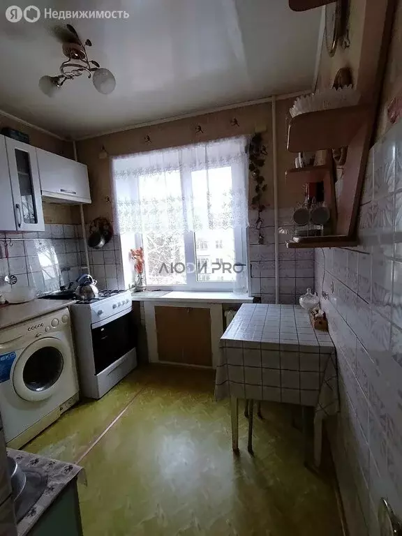 3-комнатная квартира: Ижевск, Школьная улица, 70 (57.8 м) - Фото 1