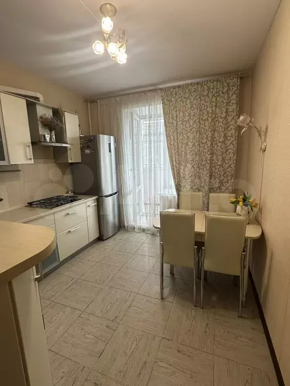 1-к. квартира, 45 м, 4/10 эт. - Фото 1