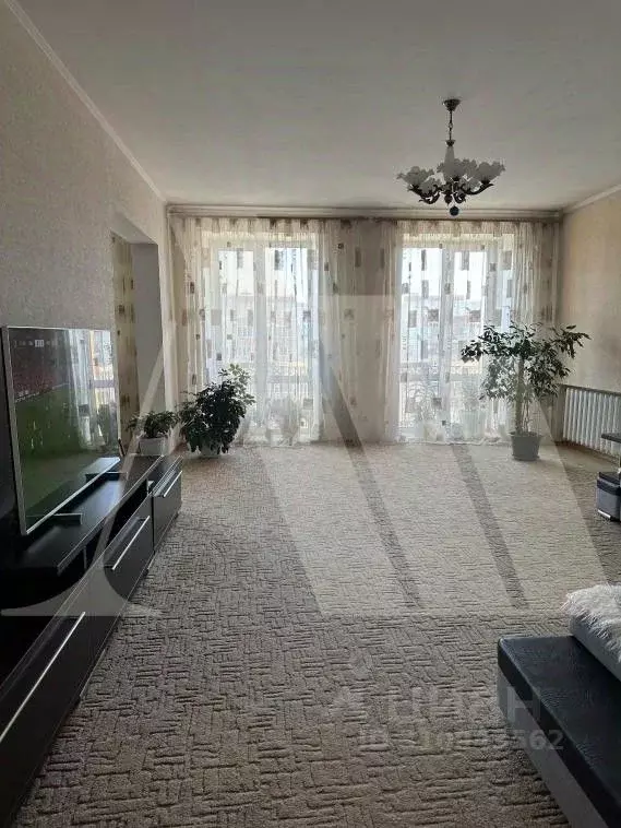 3-к кв. Омская область, Омск ул. Масленникова, 80 (97.6 м) - Фото 0