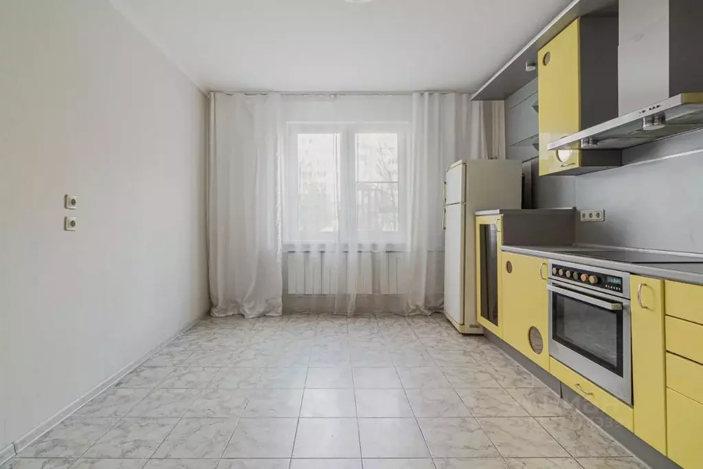 3-к кв. Санкт-Петербург ул. Оптиков, 52к2Е (95.4 м) - Фото 0