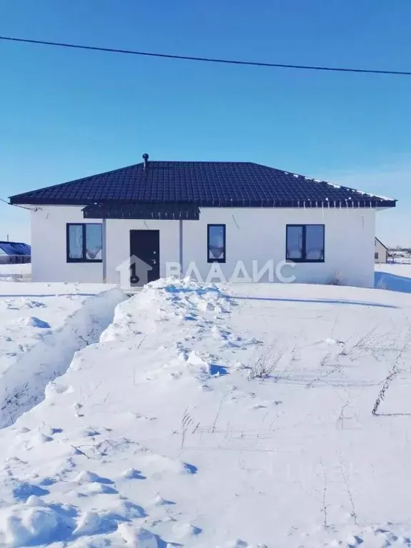 Дом в Башкортостан, Стерлитамакский район, Казадаевский сельсовет, с. ... - Фото 1