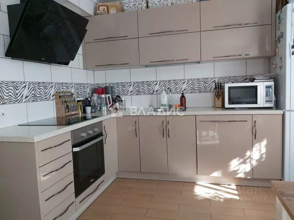 3-к кв. Карелия, Петрозаводск Беломорская ул., 30 (93.0 м) - Фото 1