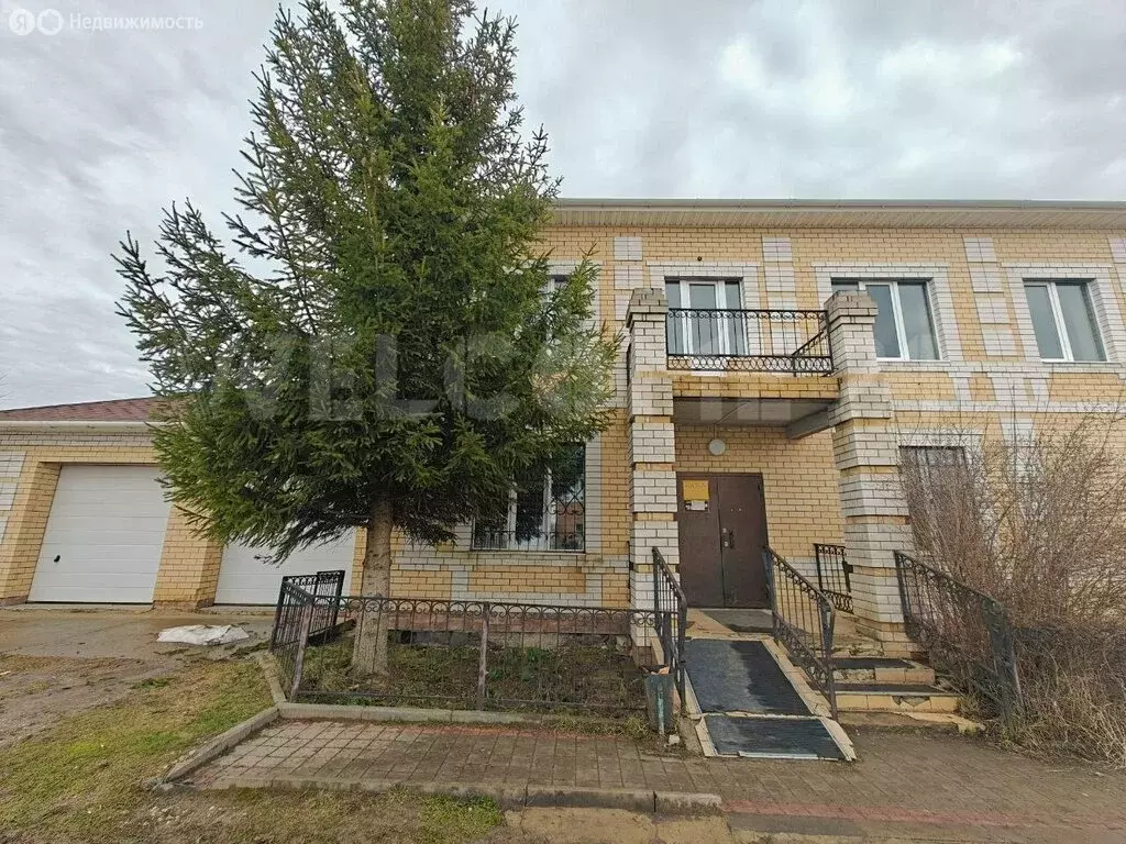 Дом в посёлок городского типа Кугеси, улица Бичурина, 50 (221.3 м) - Фото 2