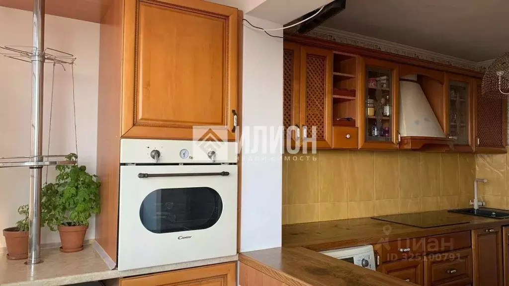 3-к кв. Севастополь ул. Павла Корчагина, 2 (60.9 м) - Фото 0