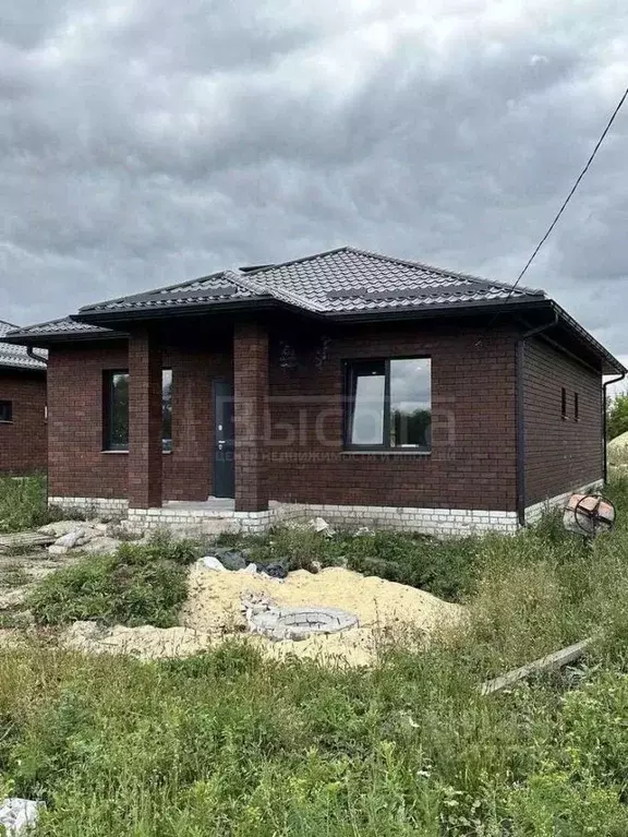 Дом в Воронежская область, с. Новая Усмань, Соловьиный мкр  (100 м) - Фото 1