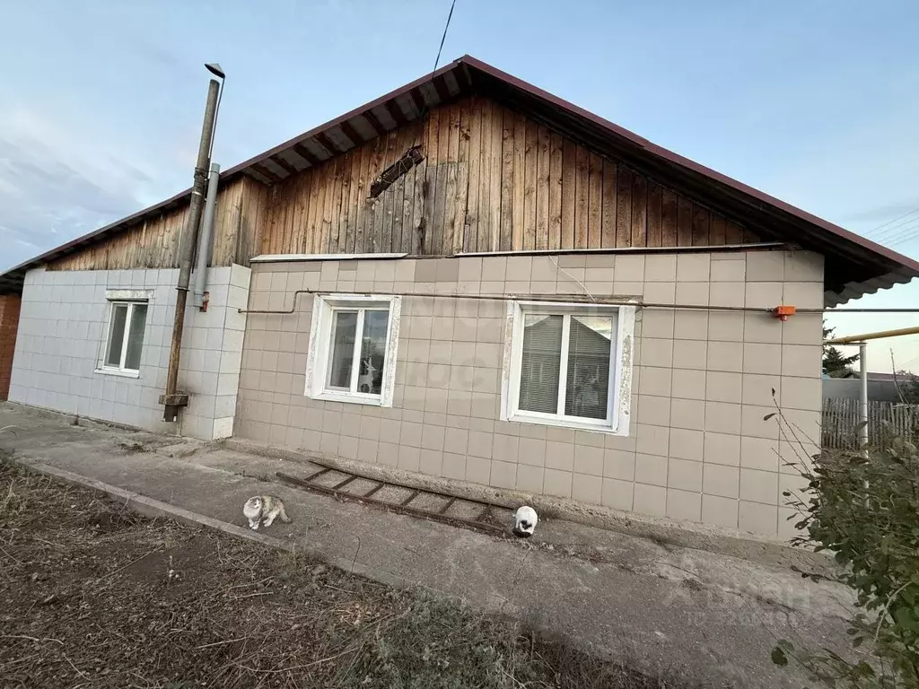 Дом в Оренбургская область, Оренбургский район, пос. Караванный ... - Фото 1