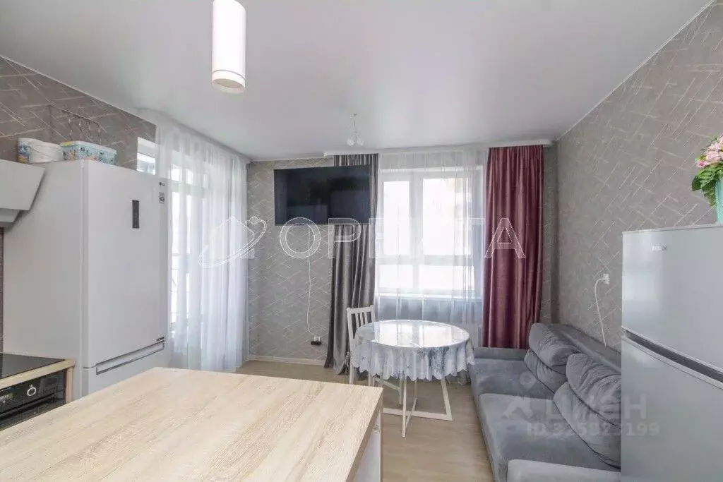 3-к кв. Тюменская область, Тюмень ул. Владимира Бахарева, 3к1 (70.6 м) - Фото 1