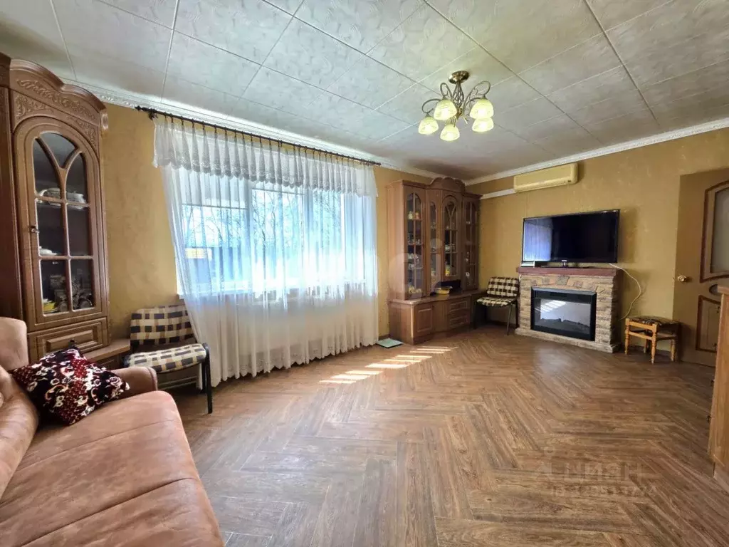 3-к кв. Крым, Сакский район, Новофедоровка пгт ул. Севастопольская ... - Фото 1