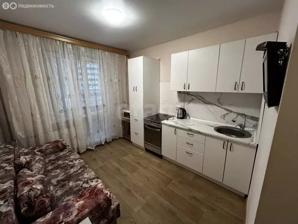 Квартира-студия: Тюмень, улица Новосёлов, 111 (15 м) - Фото 1