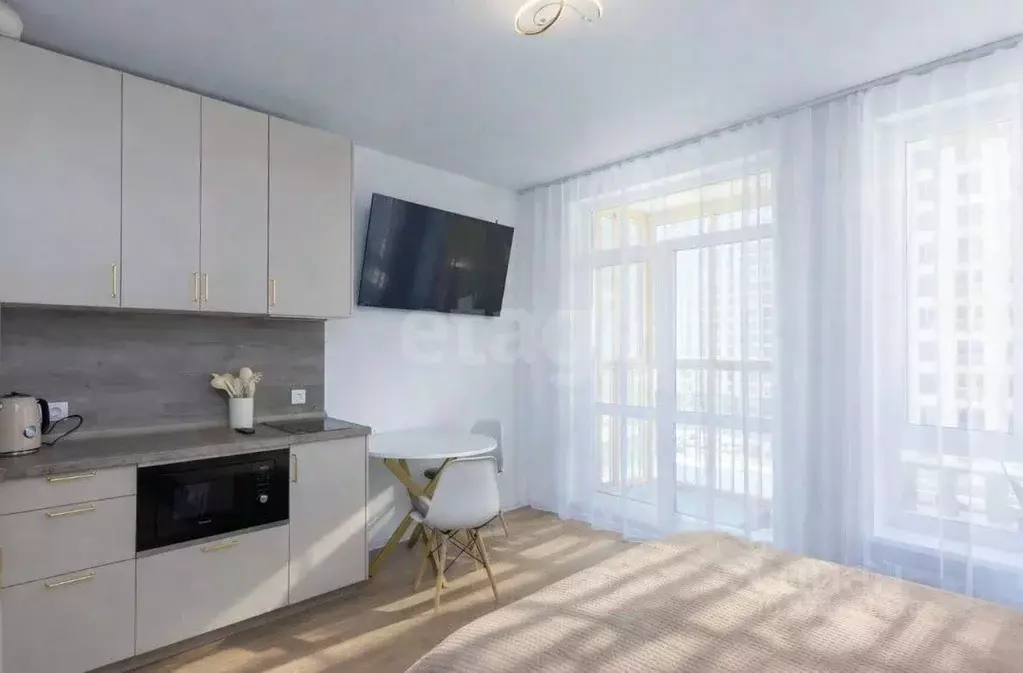 Студия Тюменская область, Тюмень ул. Юрия Рогачева, 11к2 (22.0 м) - Фото 1