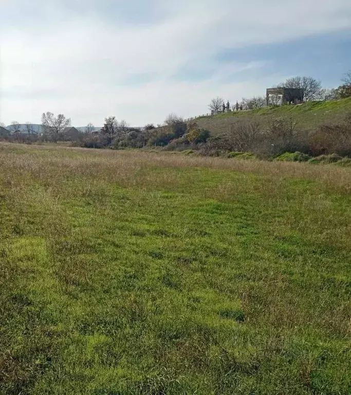 Участок в Крым, Бахчисарайский район, Красномакское с/пос, с. Холмовка ... - Фото 1