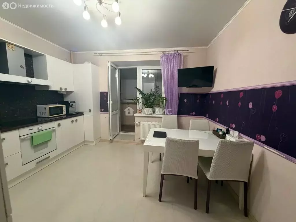 2-комнатная квартира: Белгород, Гостенская улица, 12 (80.4 м) - Фото 2