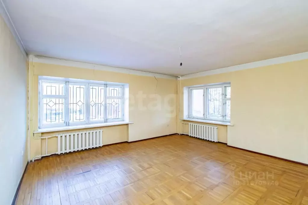 3-к кв. Тюменская область, Тюмень ул. Кирова, 6 (221.8 м) - Фото 1