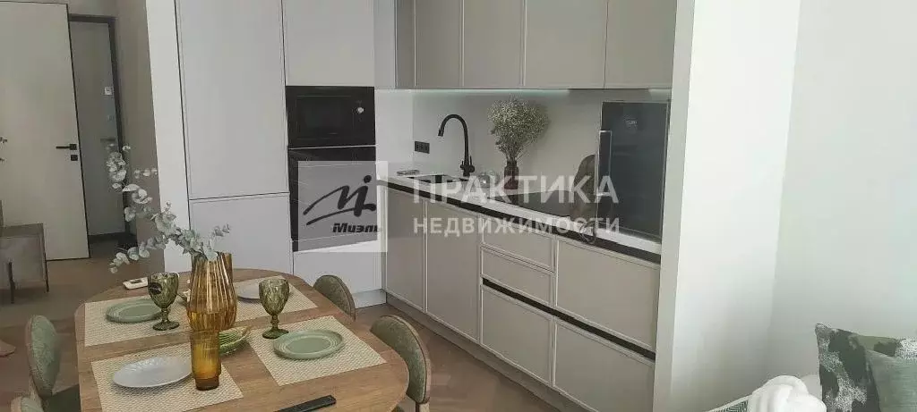 Продается 3-комнатная квартира - Фото 1