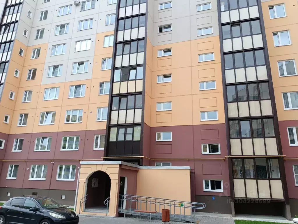 3-к кв. Псковская область, Псков ул. Крестки, 3 (95.7 м) - Фото 0