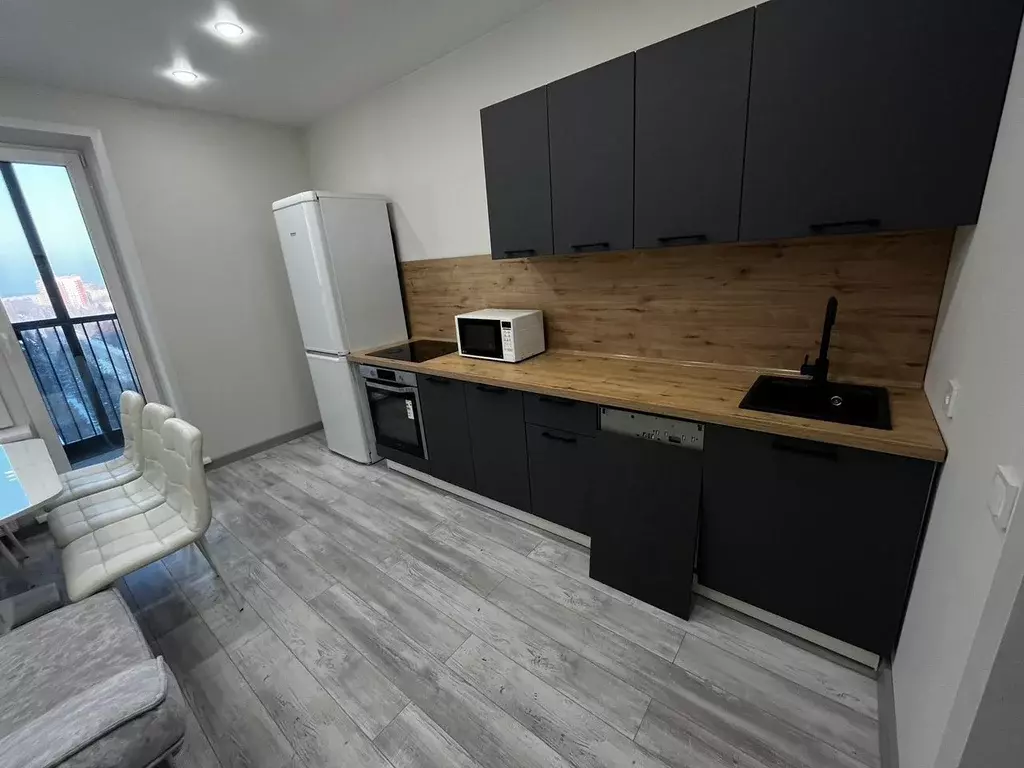 3-к кв. Новосибирская область, Новосибирск ул. Гаранина, 43 (45.0 м) - Фото 0