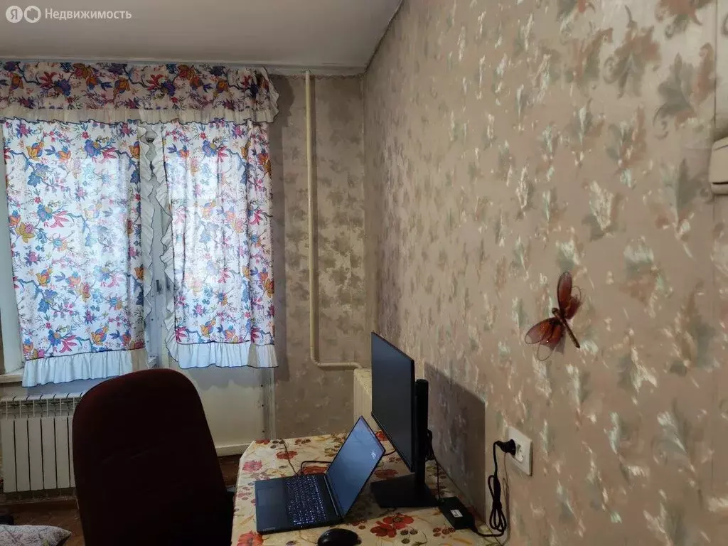 3-комнатная квартира: Бийск, улица Михаила Кутузова, 11/2 (62.9 м) - Фото 1