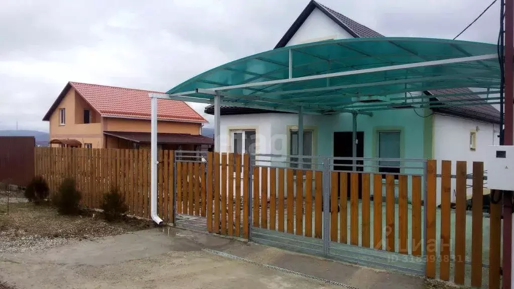 Дом в Краснодарский край, Новороссийск Цемдолина тер., ул. Калиновая, ... - Фото 0