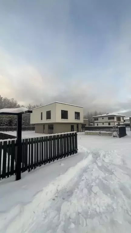 Дом в Ленинградская область, Всеволожский район, Бугровское городское ... - Фото 1