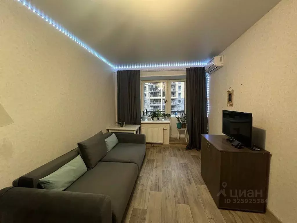 1-к кв. Татарстан, Казань ул. Рауиса Гареева, 100 (34.2 м) - Фото 2