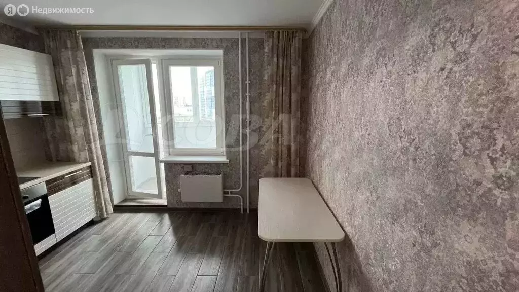 1-комнатная квартира: Тюмень, улица Мельникайте, 80 (26 м) - Фото 1