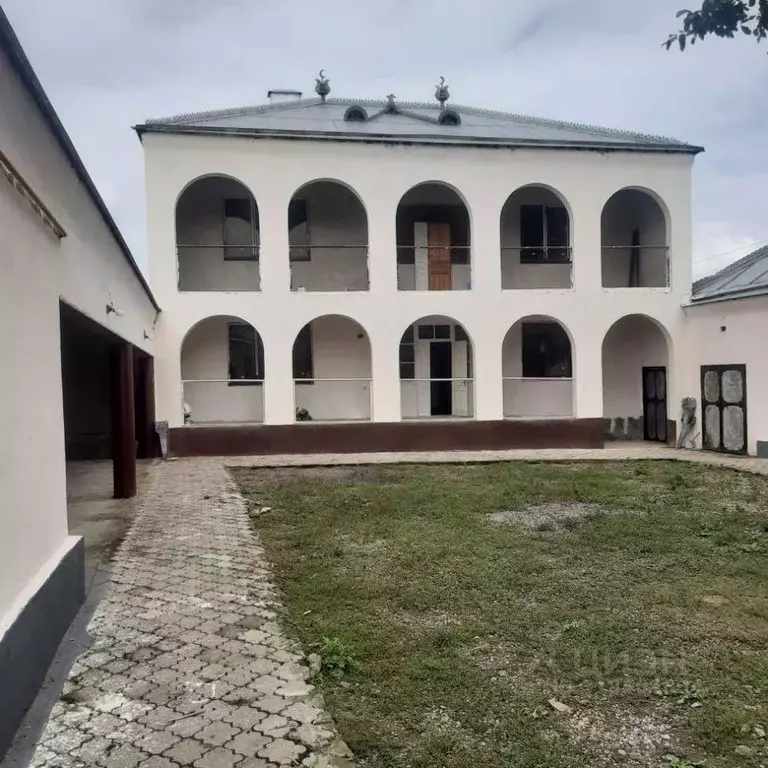 Дом в Кабардино-Балкария, Баксанский район, с. Атажукино ул. ... - Фото 0