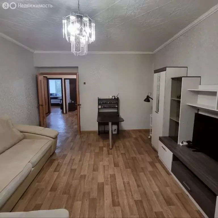 3-комнатная квартира: посёлок городского типа Серебряный Бор, 208 (68 ... - Фото 1