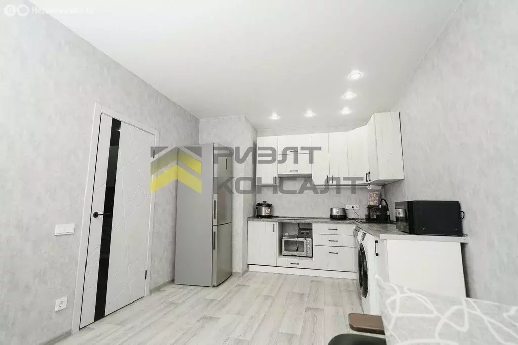 2-комнатная квартира: Омск, Взлётная улица, 11/1 (57 м) - Фото 1