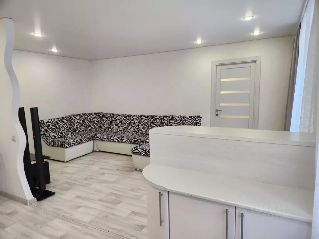 3-к кв. Омская область, Омск ул. Серова, 24 (67.0 м) - Фото 1