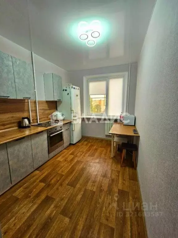 2-к кв. Волгоградская область, Волгоград ул. 8-й Воздушной Армии, 34 ... - Фото 0