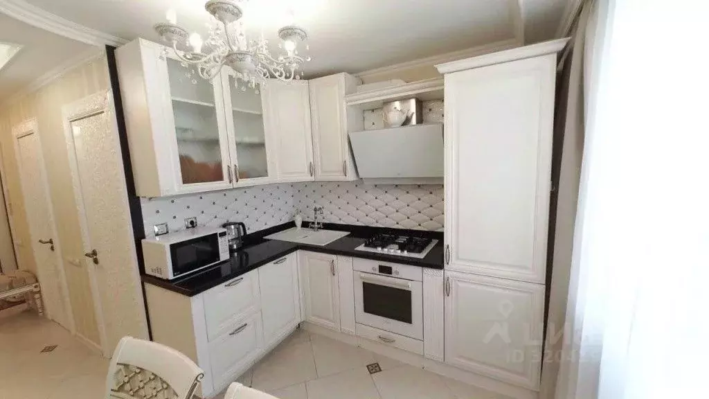 3-к кв. Белгородская область, Белгород ул. Буденного, 13 (75.0 м) - Фото 2