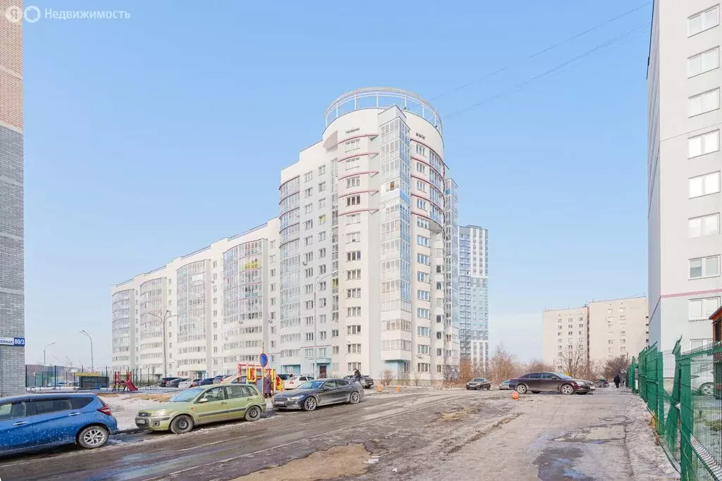 3-комнатная квартира: Екатеринбург, Просторная улица, 87 (87.4 м) - Фото 1