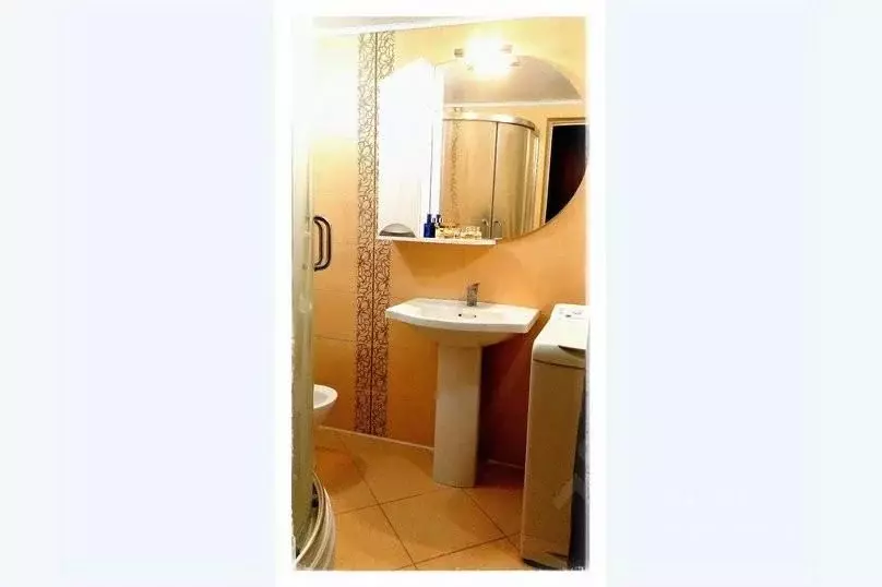 Дом в Крым, Евпатория ул. Шмидта, 6 (100 м) - Фото 1