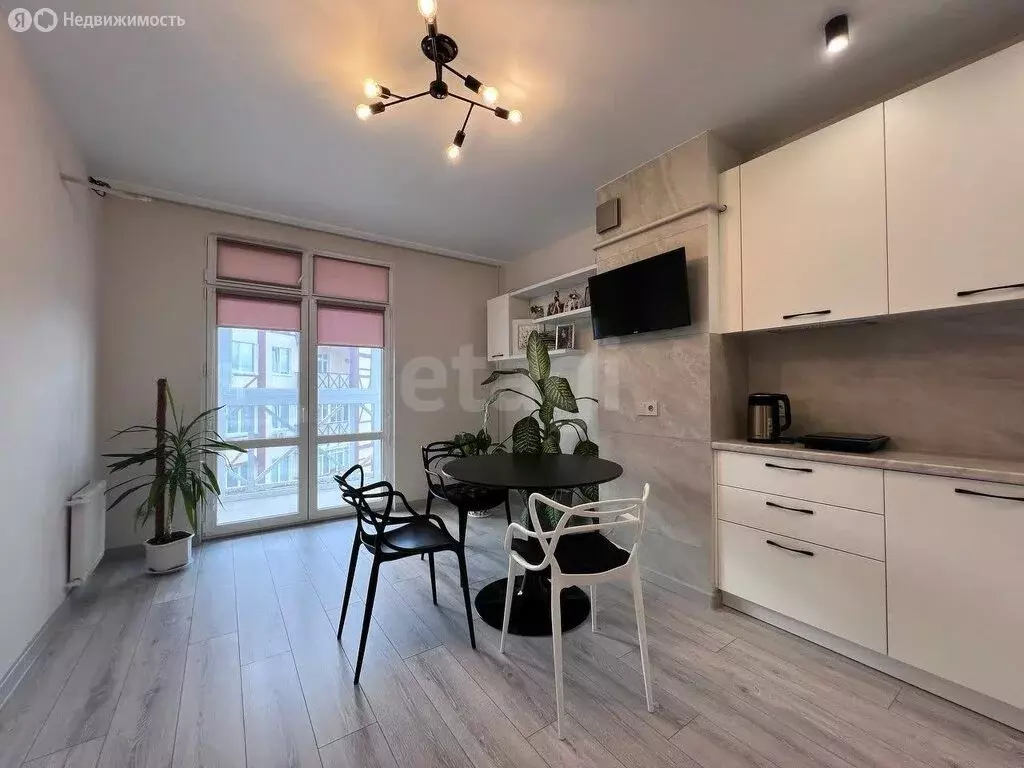 2-комнатная квартира: Симферополь, Балаклавская улица, 137 (50.8 м) - Фото 0