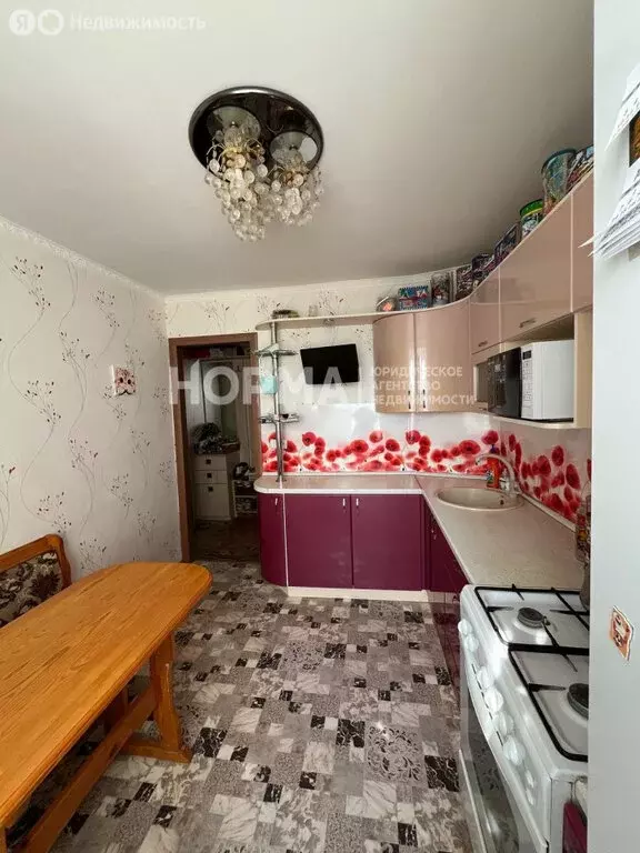 3-комнатная квартира: Октябрьский, 34-й микрорайон, 8Б (65.4 м) - Фото 1