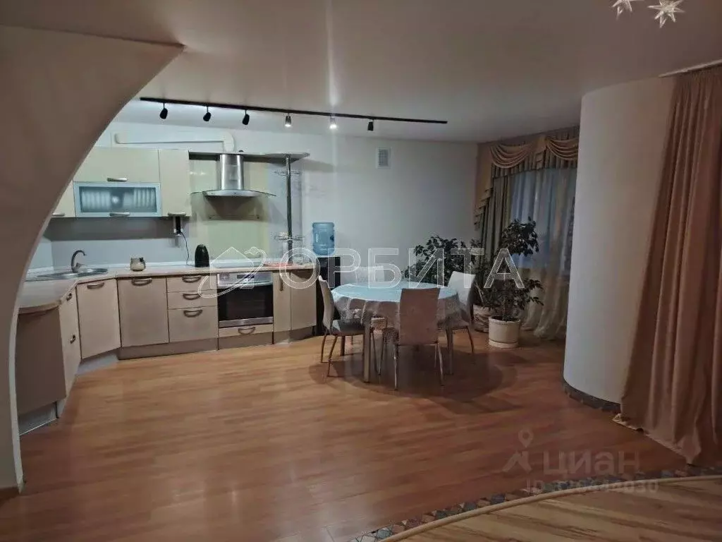 3-к кв. Тюменская область, Тюмень Уральская ул., 53к3 (96.0 м) - Фото 1