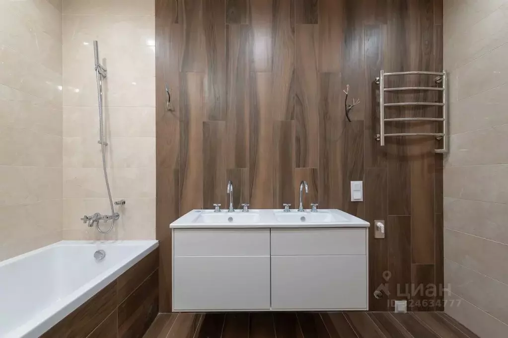 3-к кв. Москва ул. Виктора Маслова, 2 (118.5 м) - Фото 0