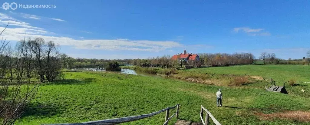 Участок в посёлок Луговое, Центральная улица (8.9 м) - Фото 0