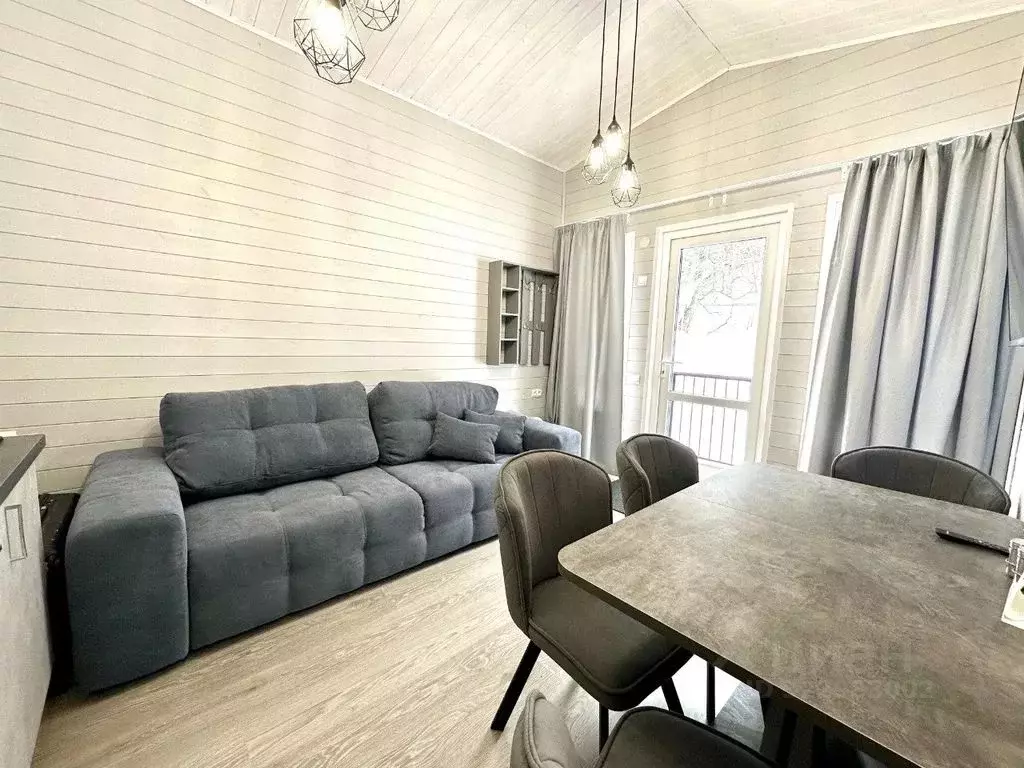 Дом в Карачаево-Черкесия, Зеленчукский район А-156, 67-й км (45 м) - Фото 2