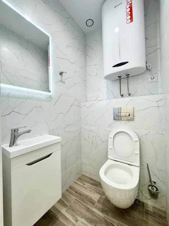 2-к кв. Мурманская область, Мурманск просп. Ленина, 80 (65.0 м) - Фото 0