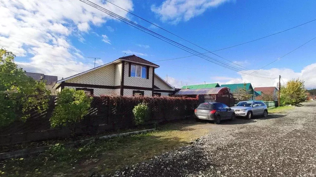 Дом в Свердловская область, Верхняя Пышма ул. Матросова, 15 (190 м) - Фото 1