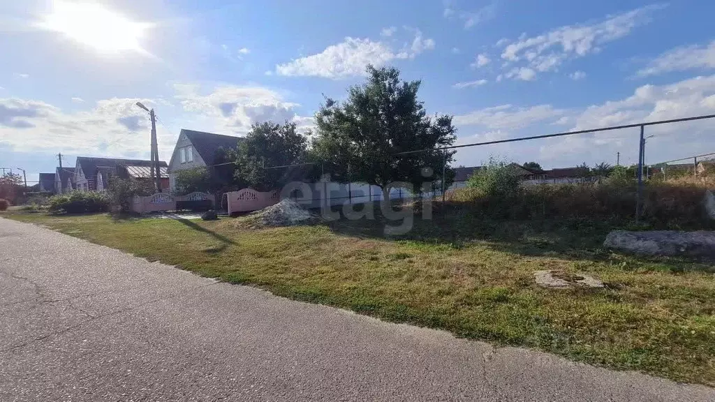 Участок в Белгородская область, Волоконовский район, Пятницкое рп ... - Фото 1