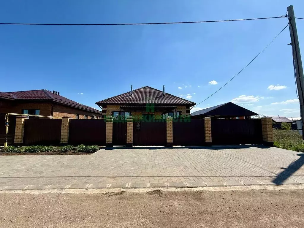 Дом в Саратовская область, Балаково ул. Школьная, 22 (94 м) - Фото 1